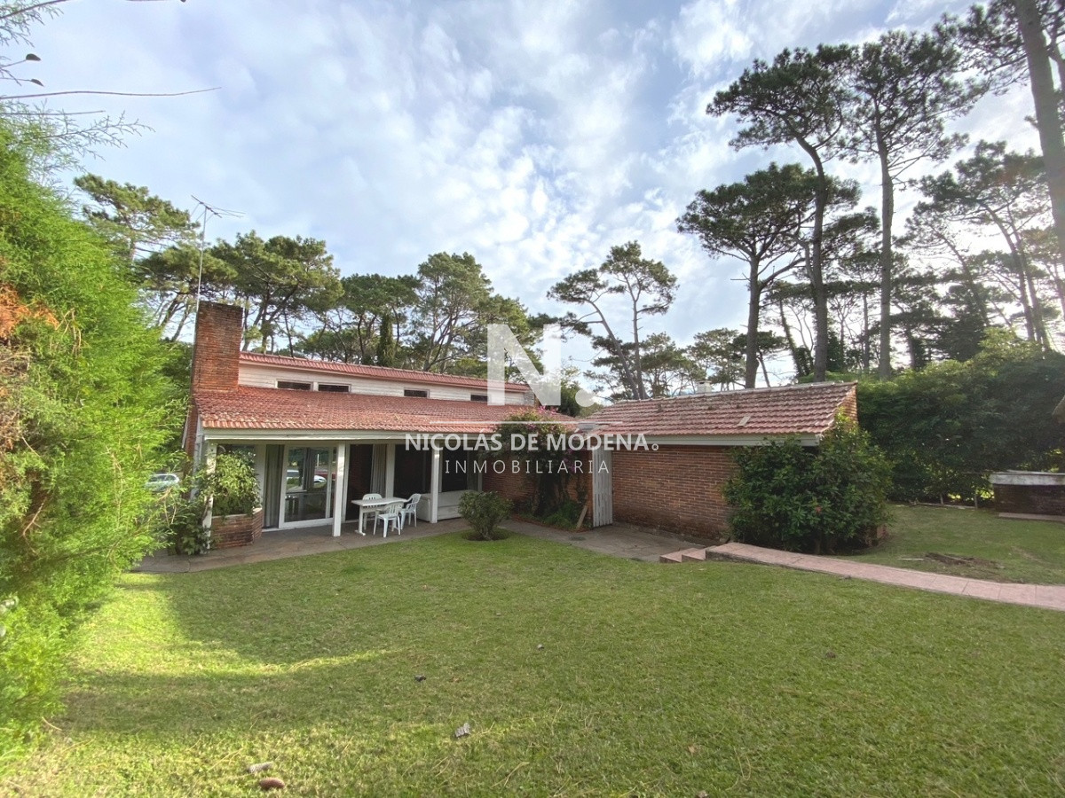 Casa ID.164341/59894443339 - VENDE CHALET TRES DORMITORIOS , DOS BAÑOS Y DORMITORIO Y BAÑO DE SERVICIO 