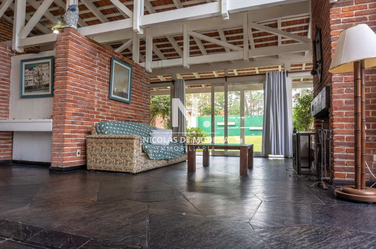 Casa ID.164341/59894443339 - VENDE CHALET TRES DORMITORIOS , DOS BAÑOS Y DORMITORIO Y BAÑO DE SERVICIO 