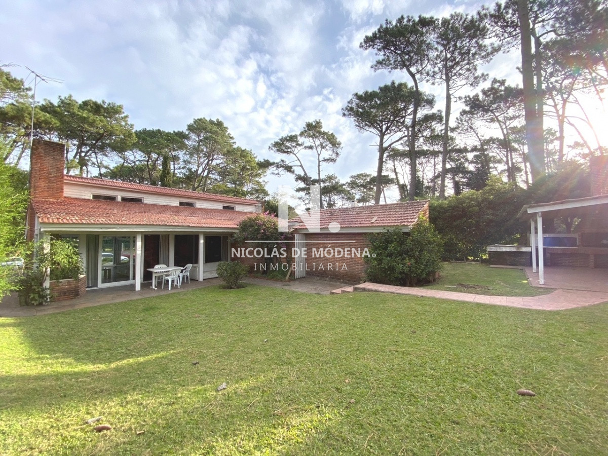 Casa ID.164341/59894443339 - VENDE CHALET TRES DORMITORIOS , DOS BAÑOS Y DORMITORIO Y BAÑO DE SERVICIO 