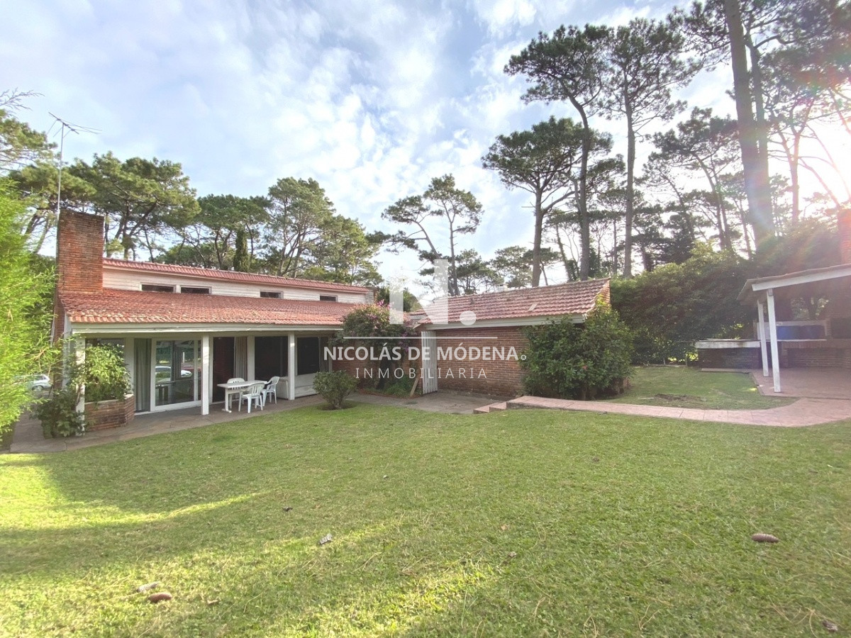 Casa ID.164341/59894443339 - VENDE CHALET TRES DORMITORIOS , DOS BAÑOS Y DORMITORIO Y BAÑO DE SERVICIO 