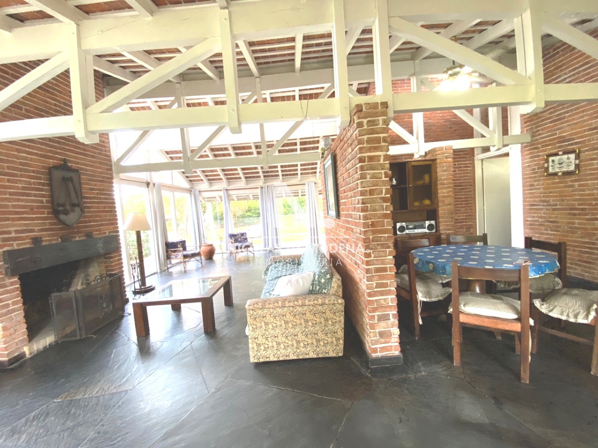 Casa ID.164341/59894443339 - VENDE CHALET TRES DORMITORIOS , DOS BAÑOS Y DORMITORIO Y BAÑO DE SERVICIO 
