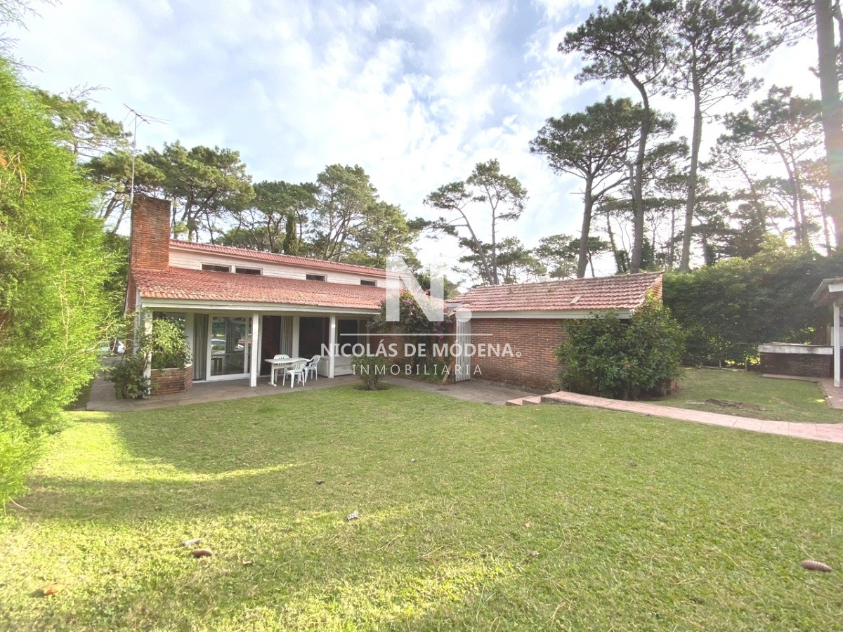 Casa ID.164341/59894443339 - VENDE CHALET TRES DORMITORIOS , DOS BAÑOS Y DORMITORIO Y BAÑO DE SERVICIO 