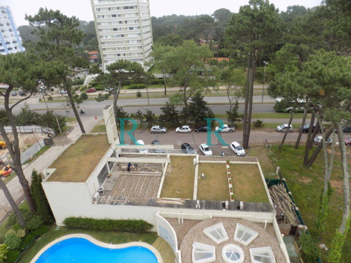 Apartamento ID.2710 - EDIFICIO 12 LUNAS VENTA DE APARTAMENTO 2 DORMITORIOS , 1 BAÑO !!!