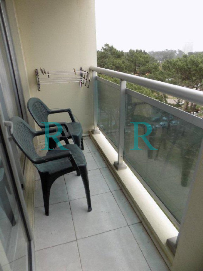 Apartamento ID.2710 - EDIFICIO 12 LUNAS VENTA DE APARTAMENTO 2 DORMITORIOS , 1 BAÑO !!!