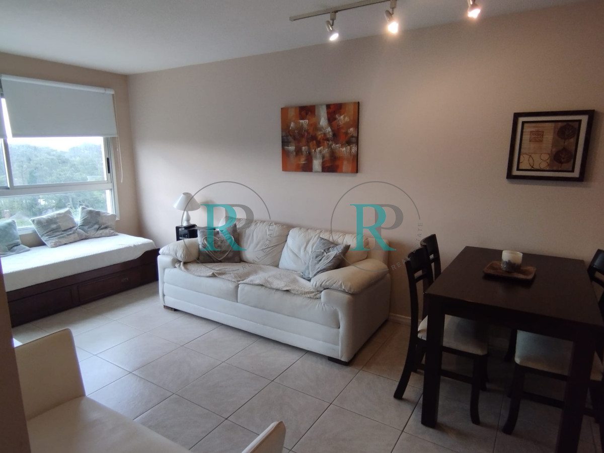 Apartamento ID.2710 - EDIFICIO 12 LUNAS VENTA DE APARTAMENTO 2 DORMITORIOS , 1 BAÑO !!!