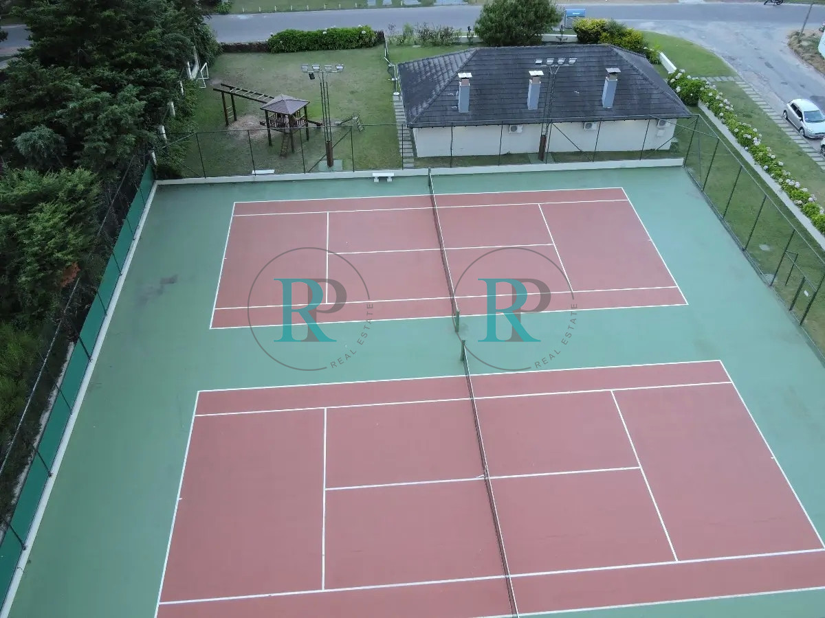 Apartamento ID.2710 - EDIFICIO 12 LUNAS VENTA DE APARTAMENTO 2 DORMITORIOS , 1 BAÑO !!!