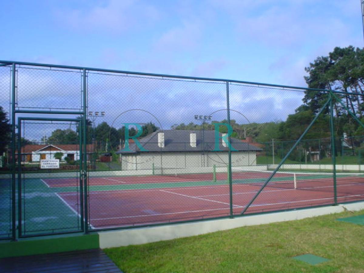 Apartamento ID.2710 - EDIFICIO 12 LUNAS VENTA DE APARTAMENTO 2 DORMITORIOS , 1 BAÑO !!!