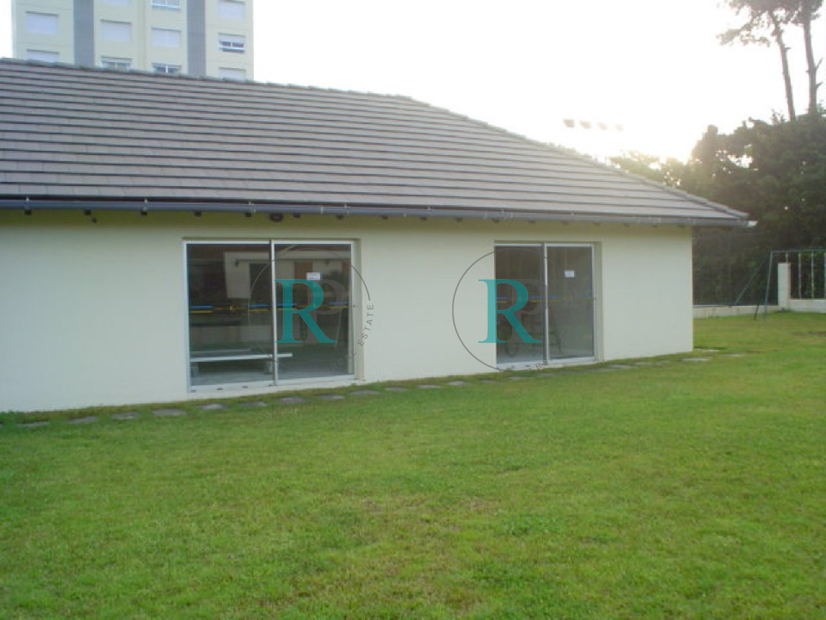 Apartamento ID.2710 - EDIFICIO 12 LUNAS VENTA DE APARTAMENTO 2 DORMITORIOS , 1 BAÑO !!!