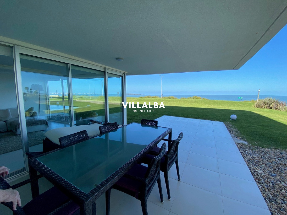 Apartamento ID.2389 - APARTAMENTO EN PRIMERA FILA PLAYA MANSA -PUNTA DEL ESTE 
