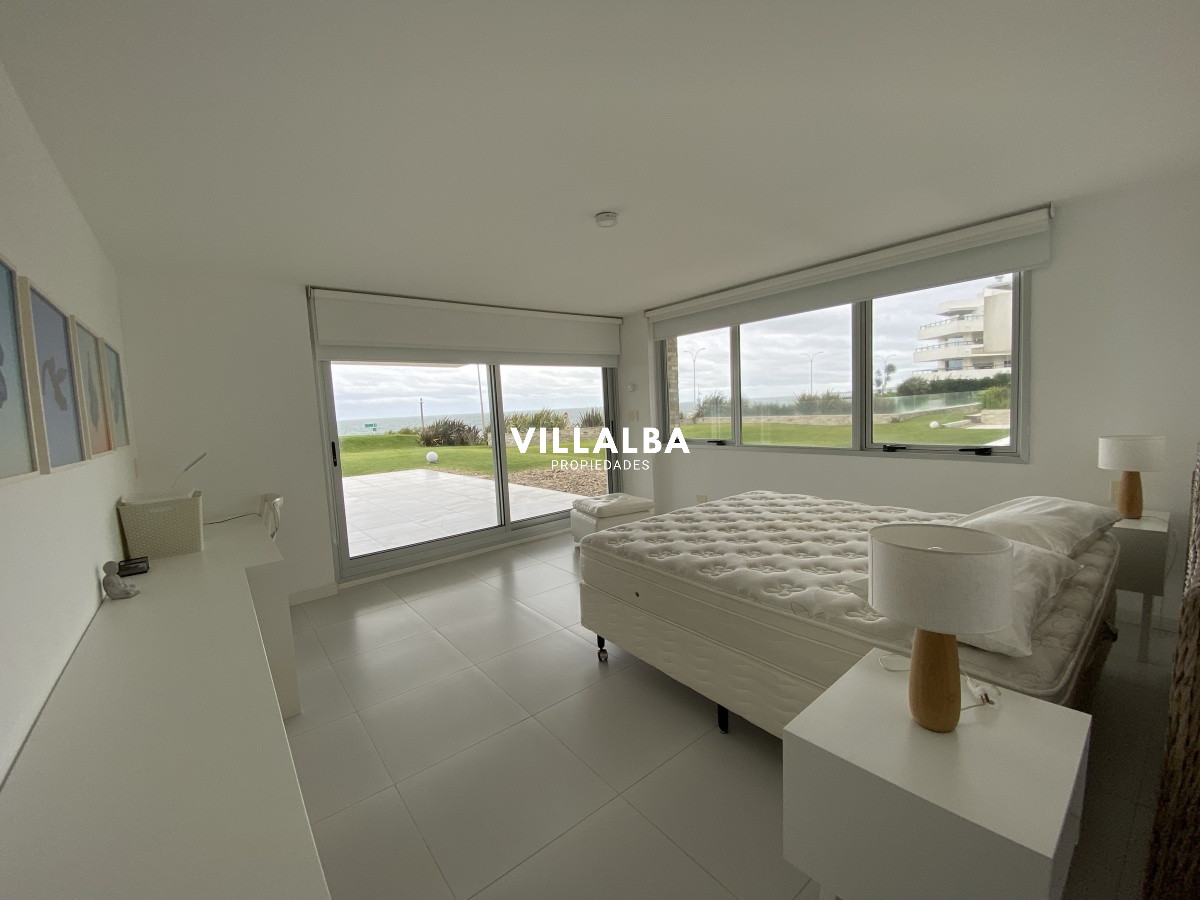 Apartamento ID.2389 - APARTAMENTO EN PRIMERA FILA PLAYA MANSA -PUNTA DEL ESTE 