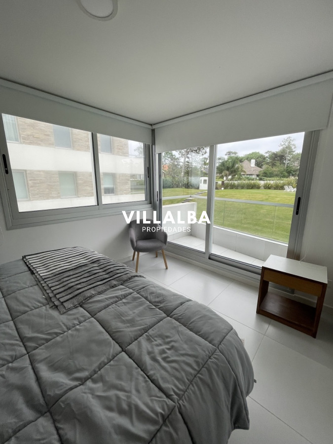 Apartamento ID.2389 - APARTAMENTO EN PRIMERA FILA PLAYA MANSA -PUNTA DEL ESTE 