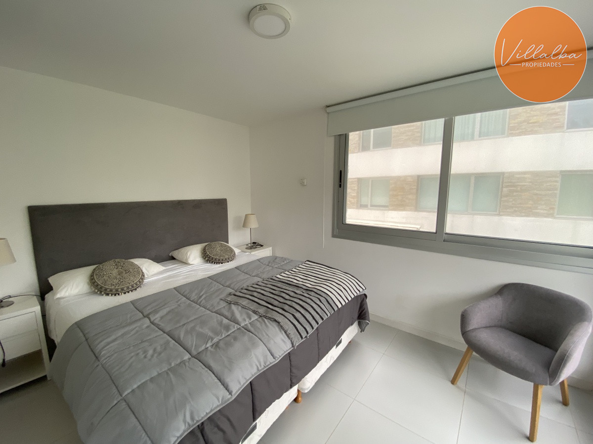 Apartamento ID.2389 - APARTAMENTO EN PRIMERA FILA PLAYA MANSA -PUNTA DEL ESTE 