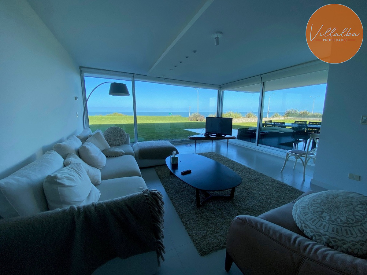 Apartamento ID.2389 - APARTAMENTO EN PRIMERA FILA PLAYA MANSA -PUNTA DEL ESTE 