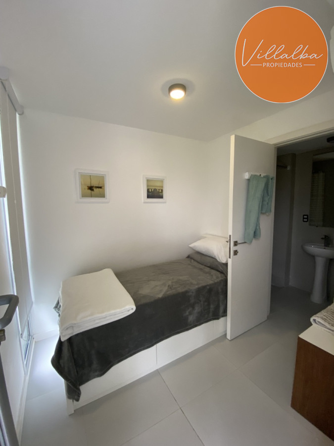 Apartamento ID.2389 - APARTAMENTO EN PRIMERA FILA PLAYA MANSA -PUNTA DEL ESTE 