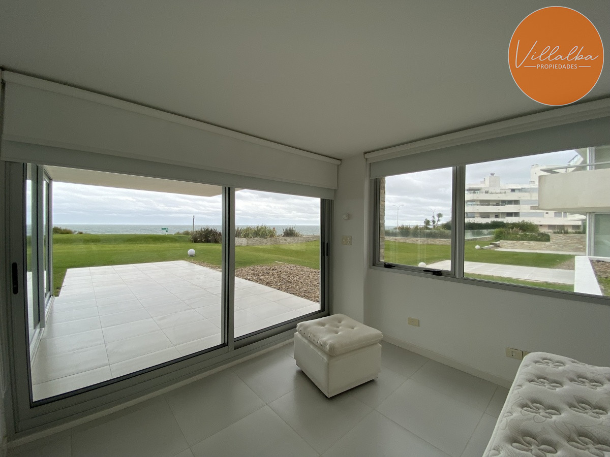 Apartamento ID.2389 - APARTAMENTO EN PRIMERA FILA PLAYA MANSA -PUNTA DEL ESTE 