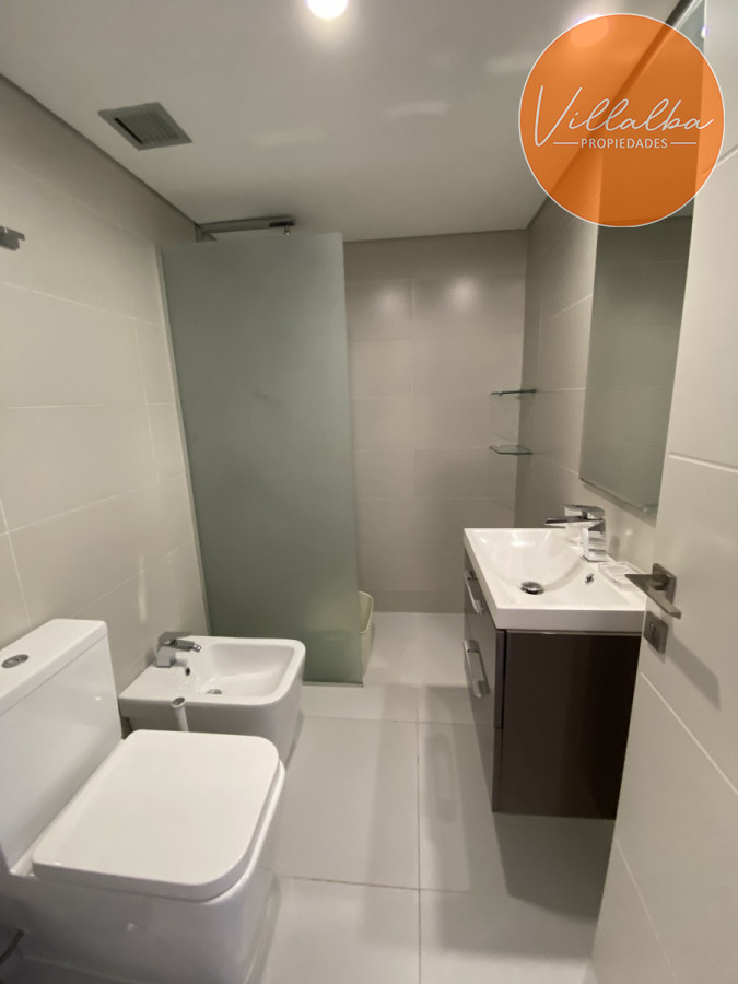 Apartamento ID.2389 - APARTAMENTO EN PRIMERA FILA PLAYA MANSA -PUNTA DEL ESTE 