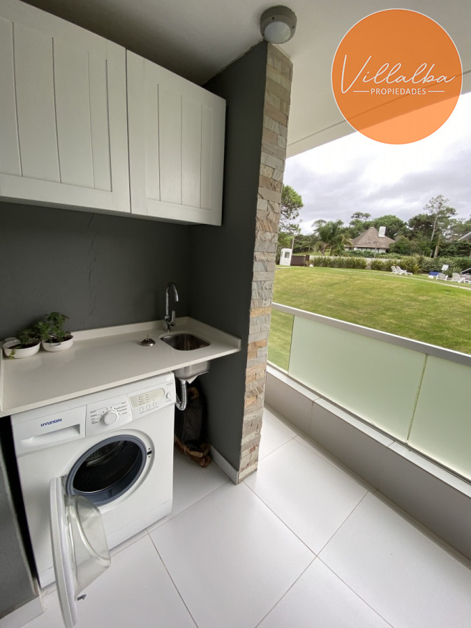 Apartamento ID.2389 - APARTAMENTO EN PRIMERA FILA PLAYA MANSA -PUNTA DEL ESTE 