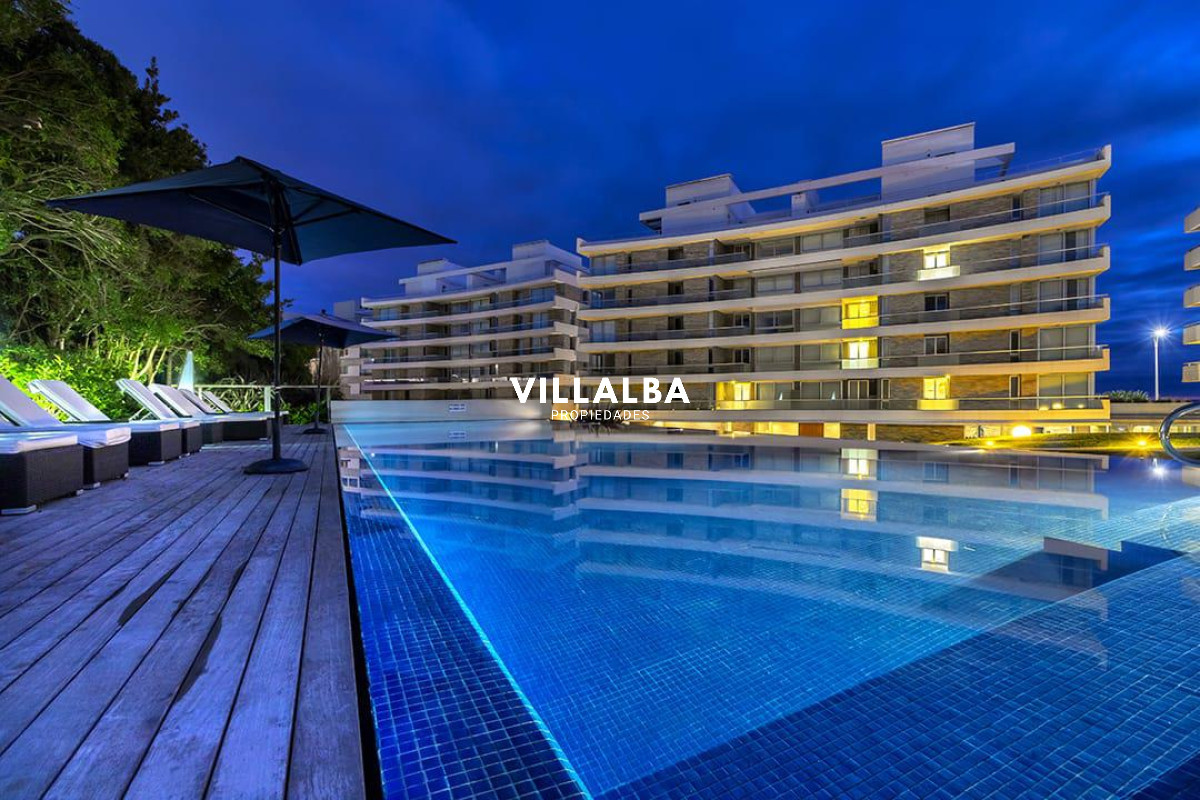 Apartamento ID.2389 - APARTAMENTO EN PRIMERA FILA PLAYA MANSA -PUNTA DEL ESTE 