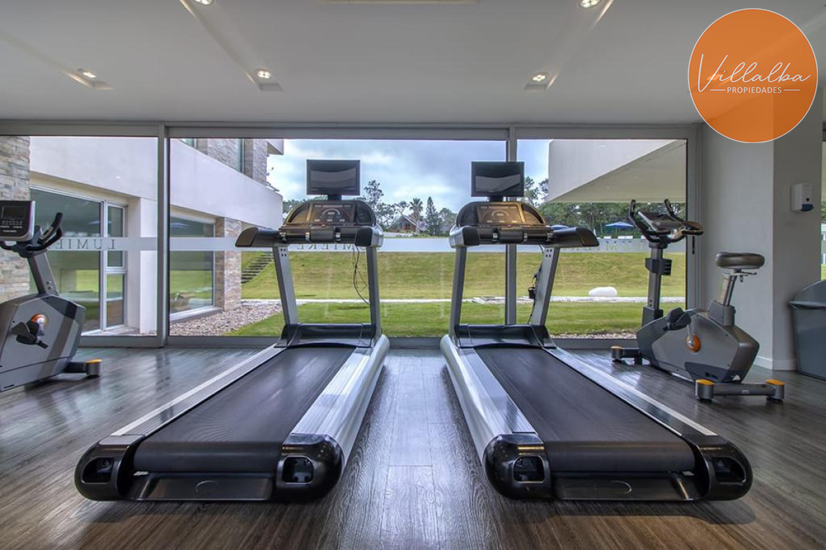 Apartamento ID.2389 - APARTAMENTO EN PRIMERA FILA PLAYA MANSA -PUNTA DEL ESTE 
