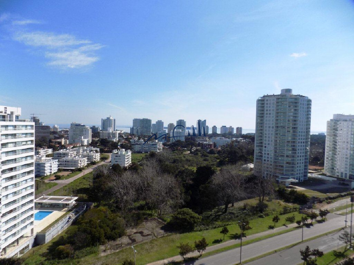 Apartamento ID.589 - TORRE ONE ALQUILA APARTAMENTOS -PUNTA DEL ESTE 