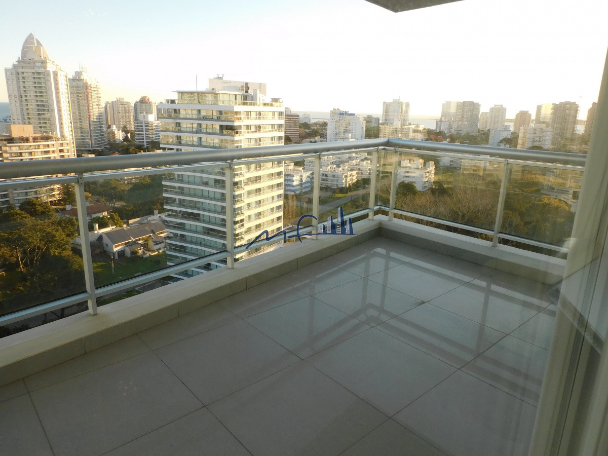 Apartamento ID.589 - TORRE ONE ALQUILA APARTAMENTOS -PUNTA DEL ESTE 