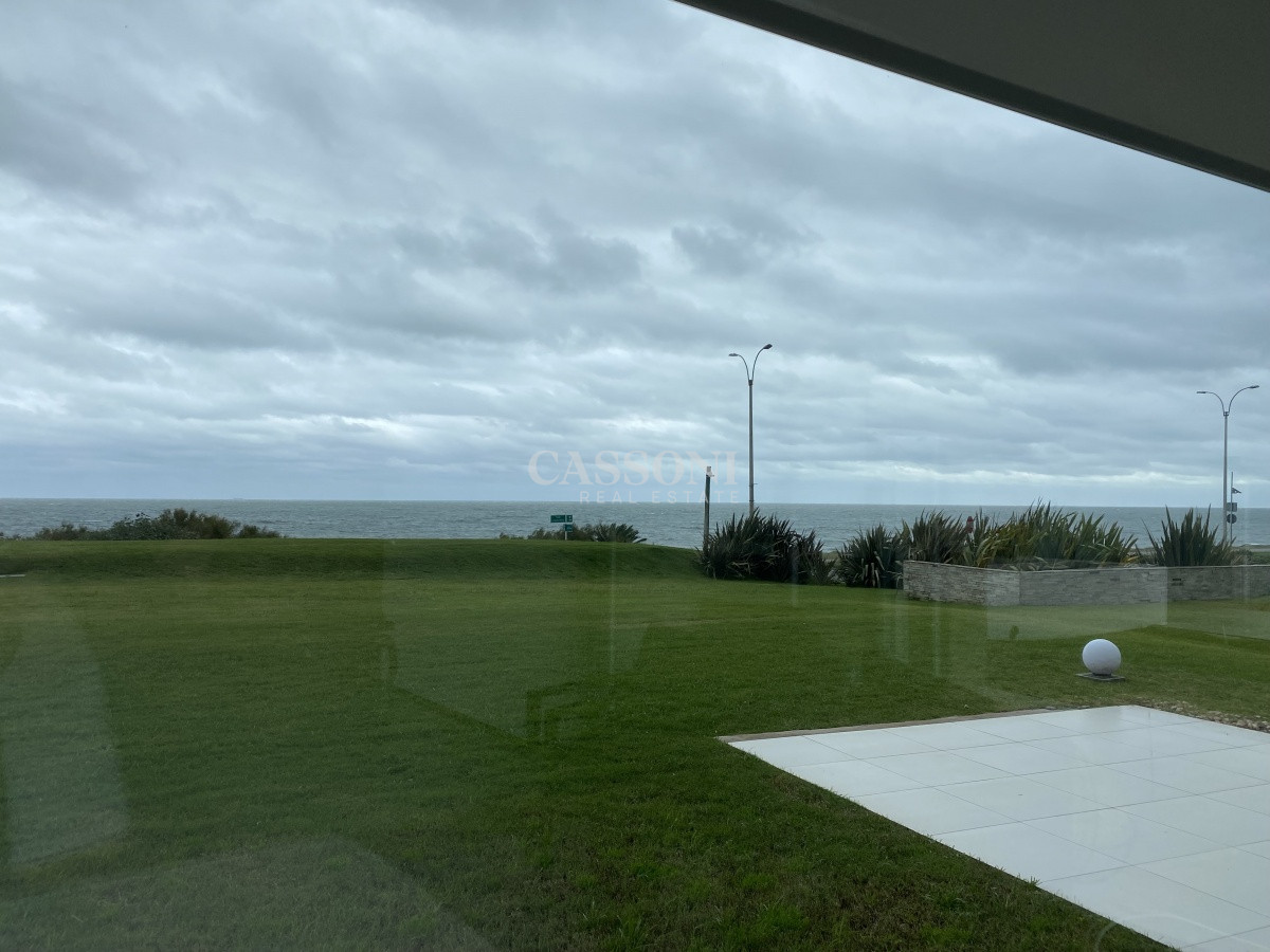 Apartamento ID.1602 - APARTAMENTO EN PRIMERA FILA PLAYA MANSA -PUNTA DEL ESTE 