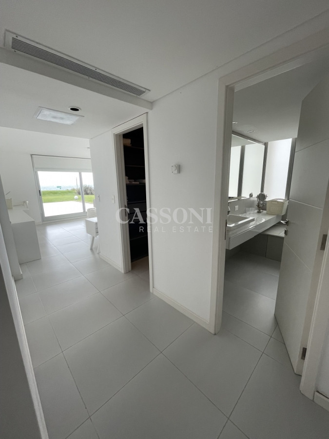 Apartamento ID.1602 - APARTAMENTO EN PRIMERA FILA PLAYA MANSA -PUNTA DEL ESTE 