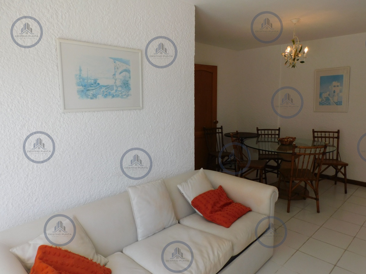 Apartamento en alquiler frente al mar en Playa Mansa, Punta del Este — fotografía 3