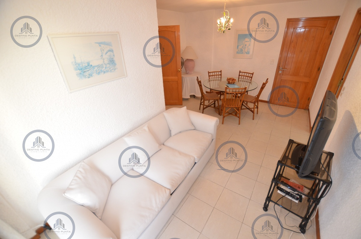 Apartamento en alquiler frente al mar en Playa Mansa, Punta del Este — fotografía 4