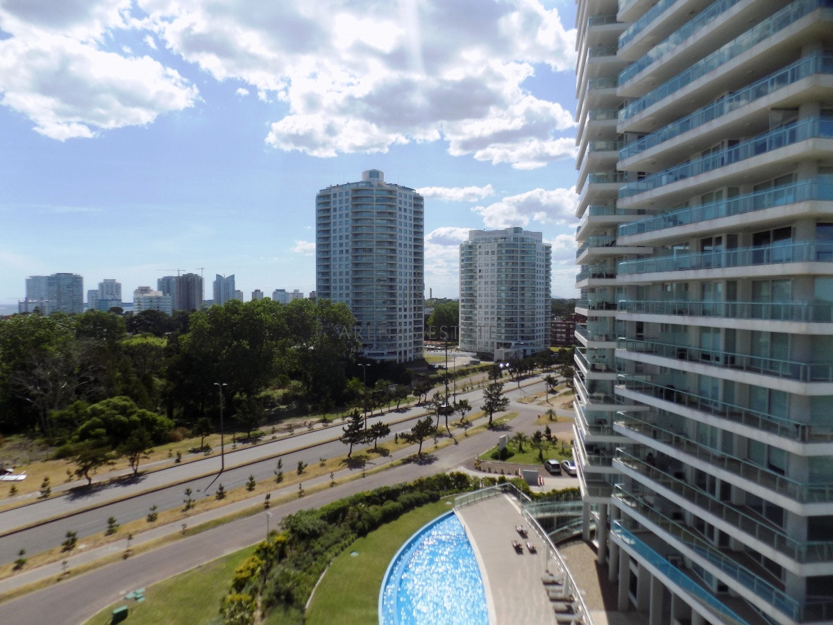 Apartamento ID.643 - VENTA EN PUNTA DEL ESTE I AMPLIO APARTAMENTO UN DORMITORIO 