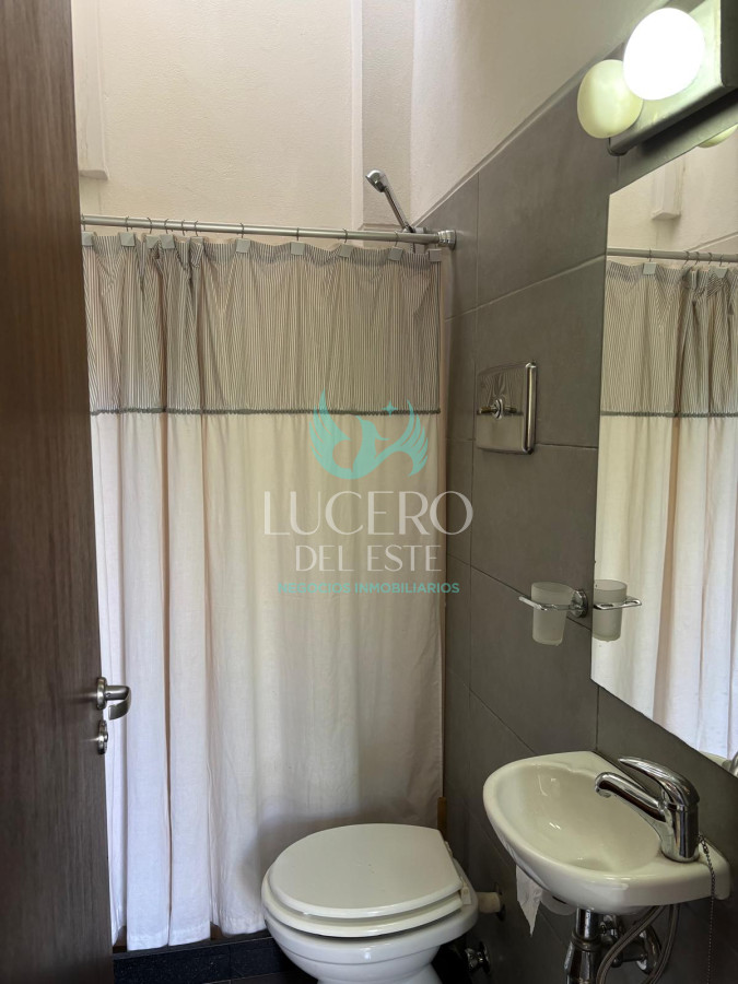 Casa ID.933 - MANSA CHALET EN PARADA  ALQUILA