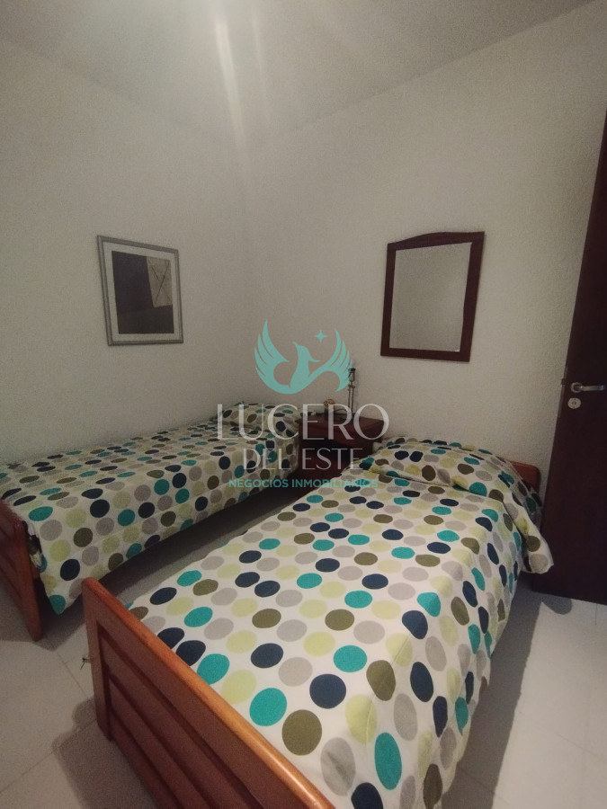 Casa ID.933 - MANSA CHALET EN PARADA  ALQUILA