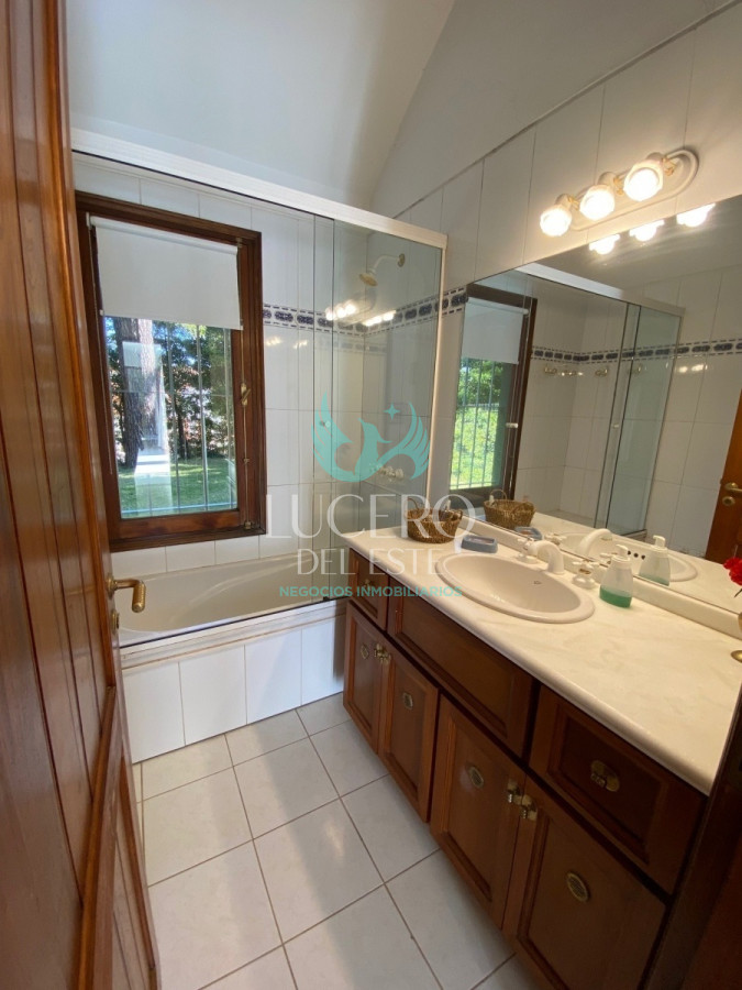 Casa ID.934 - ALQUILA ESPECTACULAR PROPIEDAD EN LO MEJOR DE PARADA MANSA