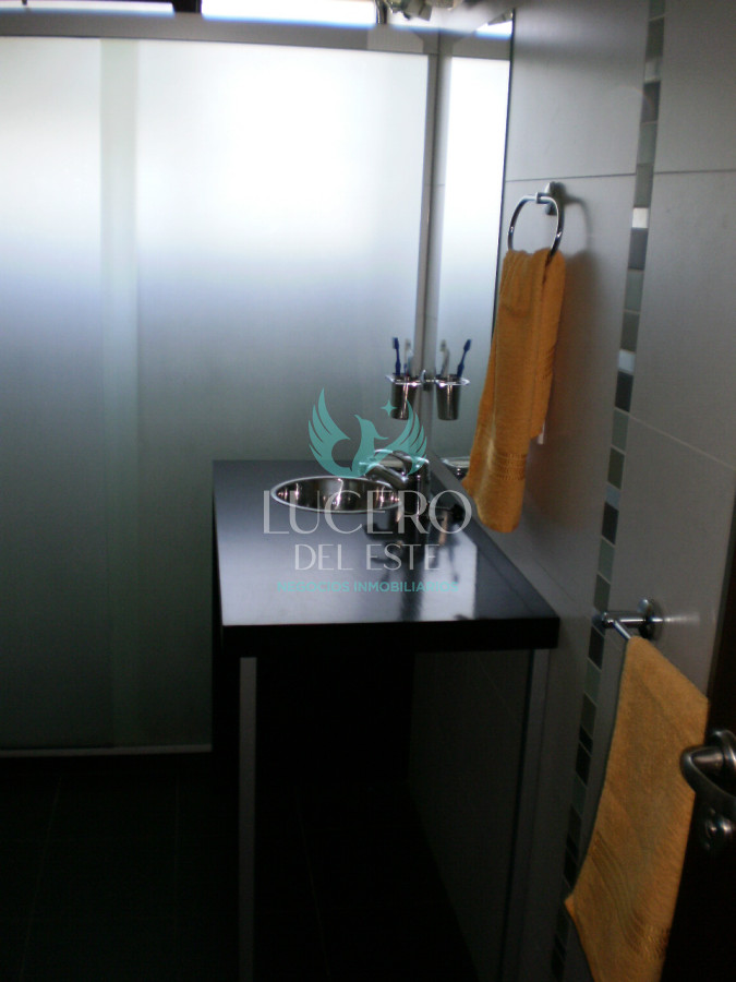 Casa ID.933 - MANSA CHALET EN PARADA  ALQUILA