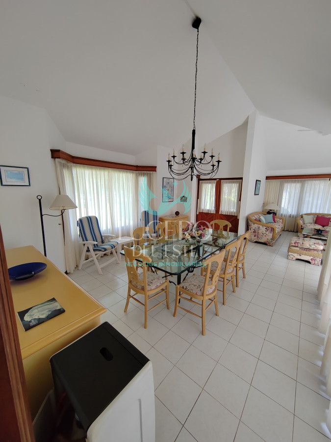 Casa ID.934 - ALQUILA ESPECTACULAR PROPIEDAD EN LO MEJOR DE PARADA MANSA