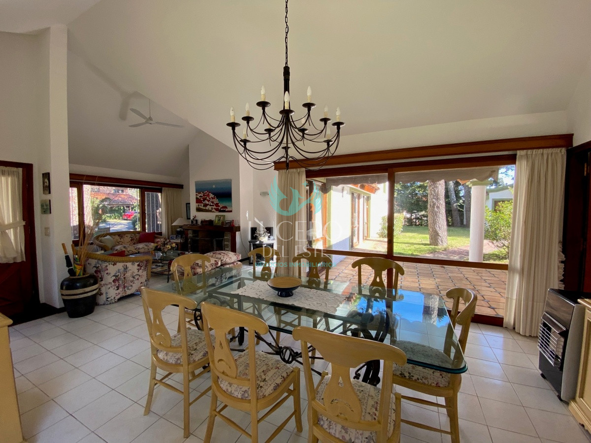 Casa ID.934 - ALQUILA ESPECTACULAR PROPIEDAD EN LO MEJOR DE PARADA MANSA