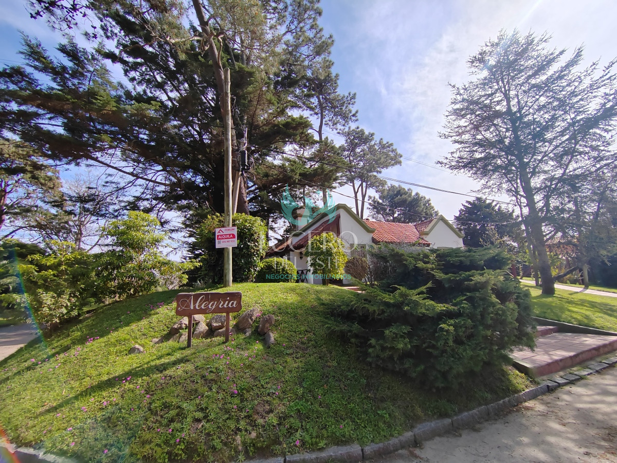 Casa ID.934 - ALQUILA ESPECTACULAR PROPIEDAD EN LO MEJOR DE PARADA MANSA