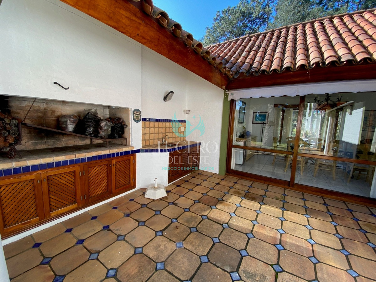 Casa ID.934 - ALQUILA ESPECTACULAR PROPIEDAD EN LO MEJOR DE PARADA MANSA