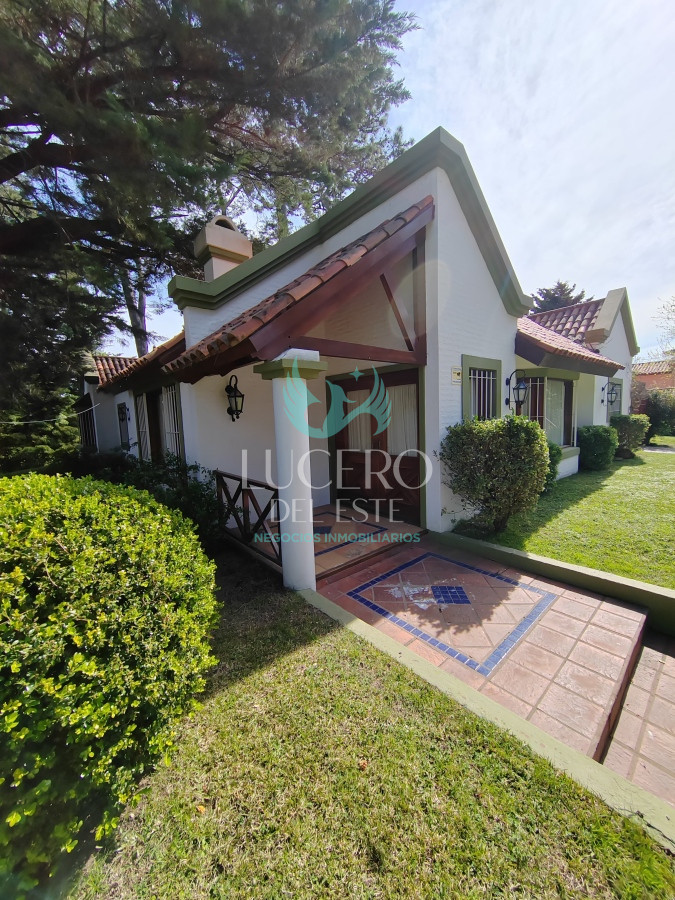 Casa ID.934 - ALQUILA ESPECTACULAR PROPIEDAD EN LO MEJOR DE PARADA MANSA