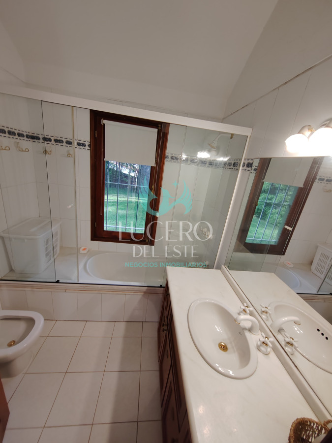 Casa ID.934 - ALQUILA ESPECTACULAR PROPIEDAD EN LO MEJOR DE PARADA MANSA