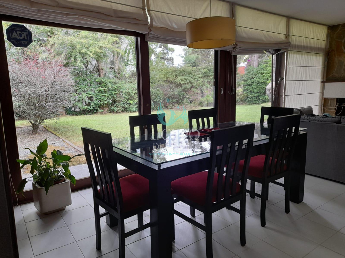 Casa ID.933 - MANSA CHALET EN PARADA  ALQUILA