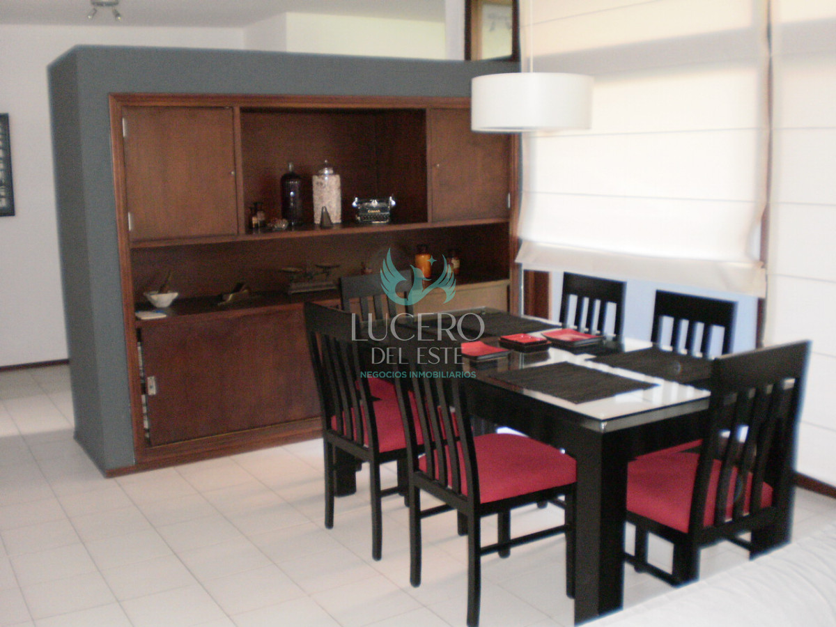 Casa ID.933 - MANSA CHALET EN PARADA  ALQUILA