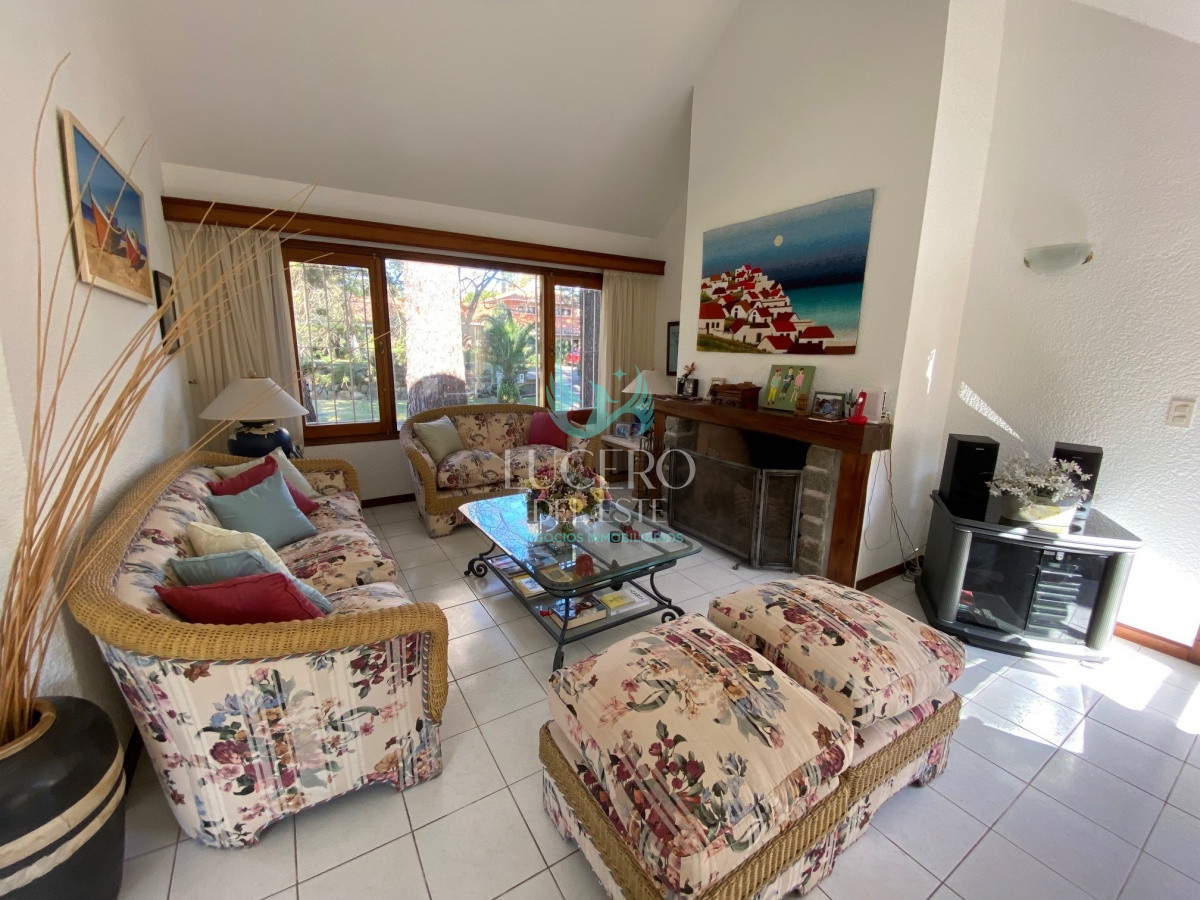 Casa ID.934 - ALQUILA ESPECTACULAR PROPIEDAD EN LO MEJOR DE PARADA MANSA