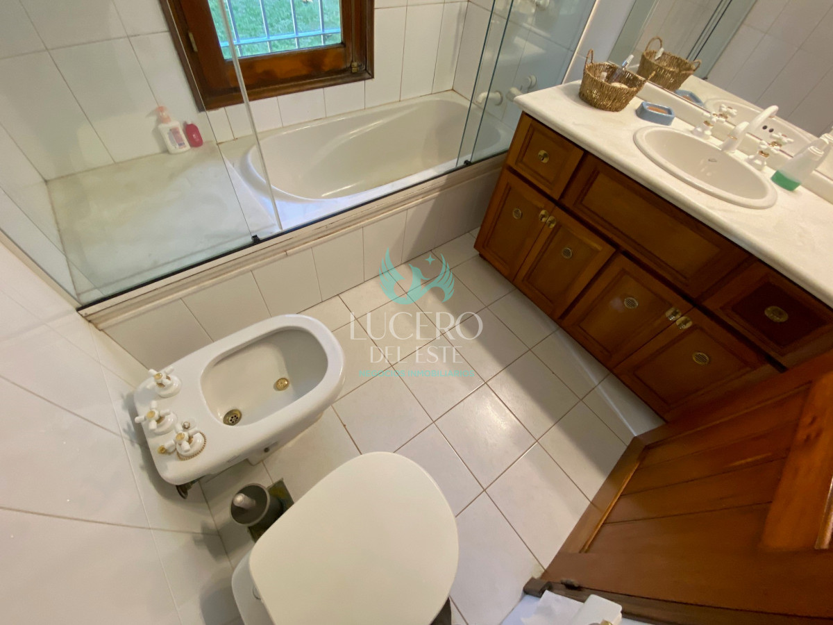 Casa ID.934 - ALQUILA ESPECTACULAR PROPIEDAD EN LO MEJOR DE PARADA MANSA