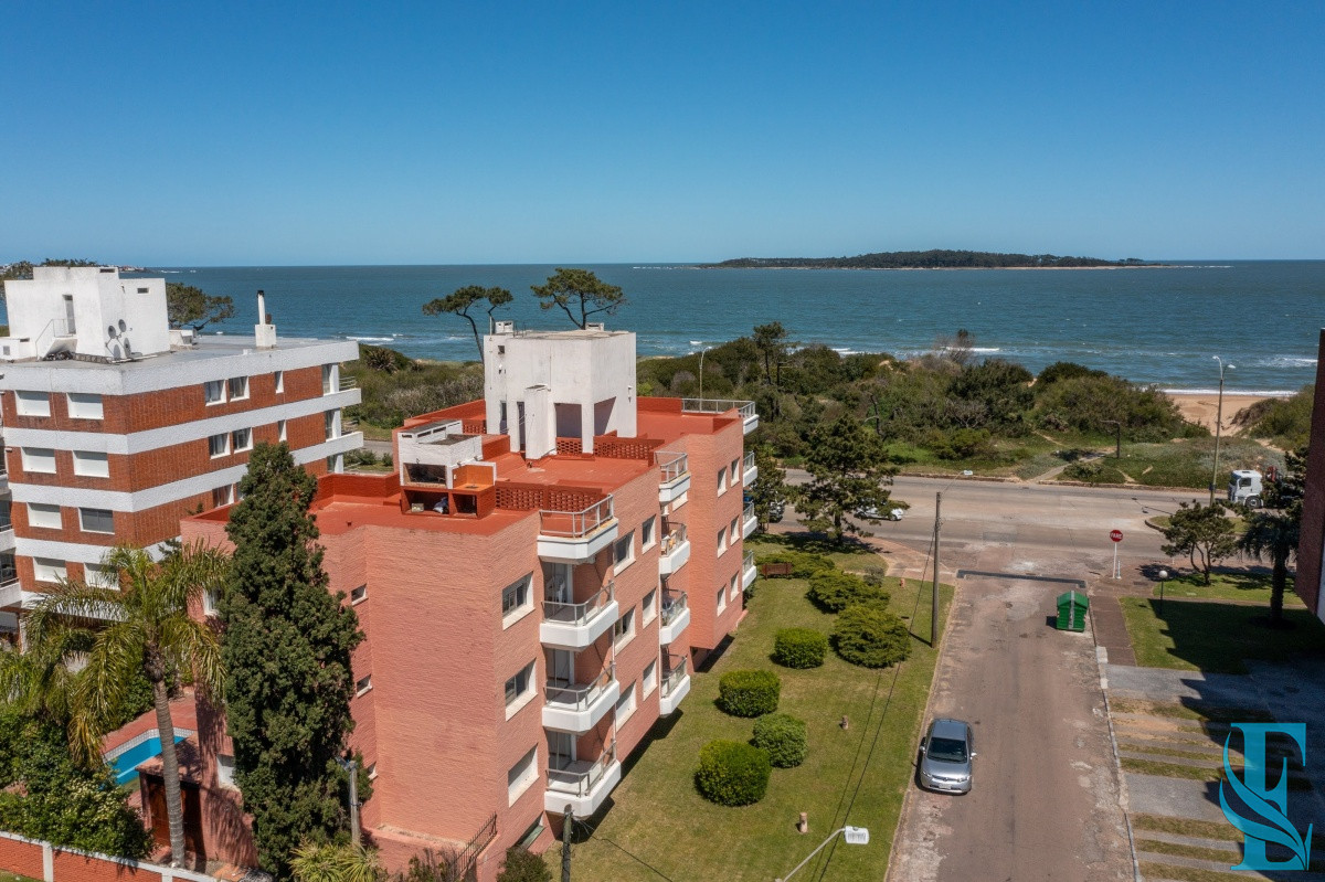 Apartamento ID.49 - EDIFICIO LAS OLAS -ALQUILA APARTAMENTO 3 DORMITORIOS , 2 BAÑOS