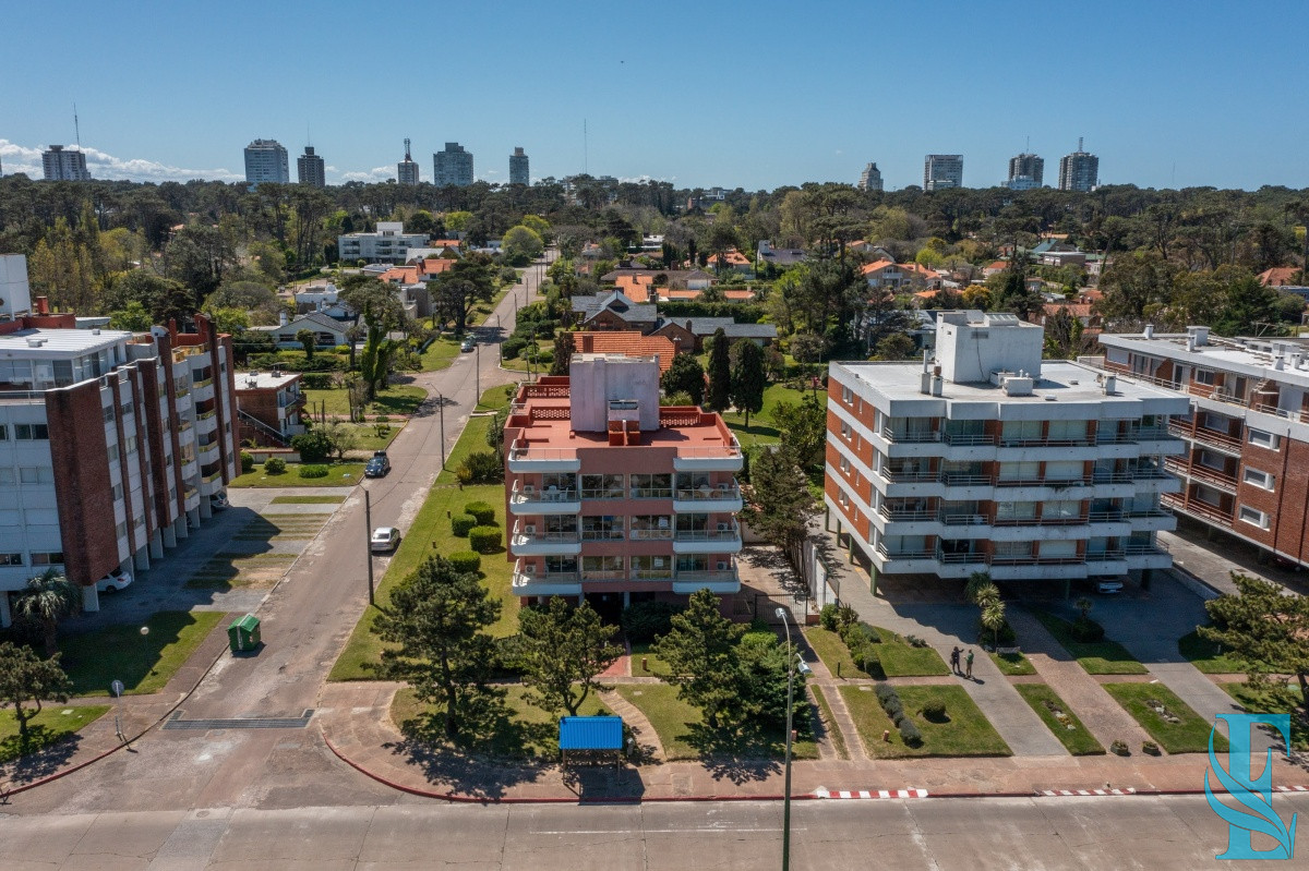 Apartamento ID.49 - EDIFICIO LAS OLAS -ALQUILA APARTAMENTO 3 DORMITORIOS , 2 BAÑOS