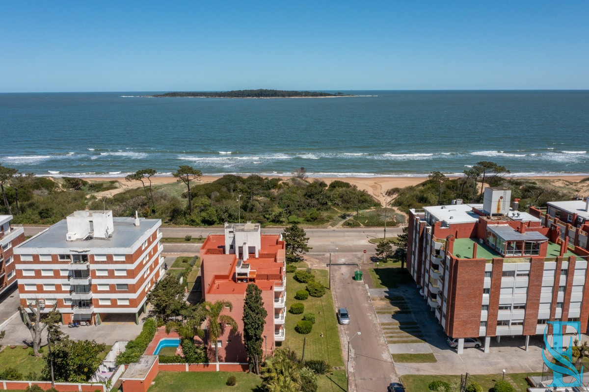 Apartamento ID.49 - EDIFICIO LAS OLAS -ALQUILA APARTAMENTO 3 DORMITORIOS , 2 BAÑOS
