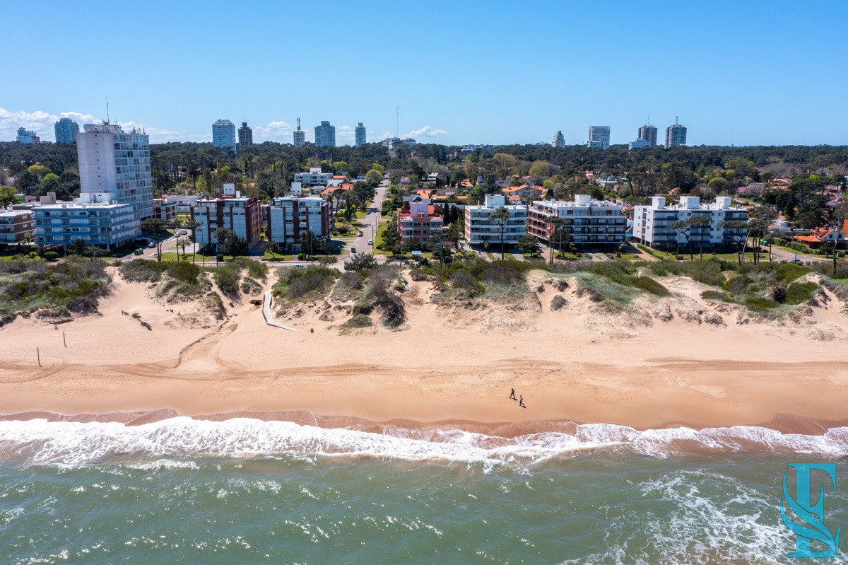 Apartamento ID.49 - EDIFICIO LAS OLAS -ALQUILA APARTAMENTO 3 DORMITORIOS , 2 BAÑOS
