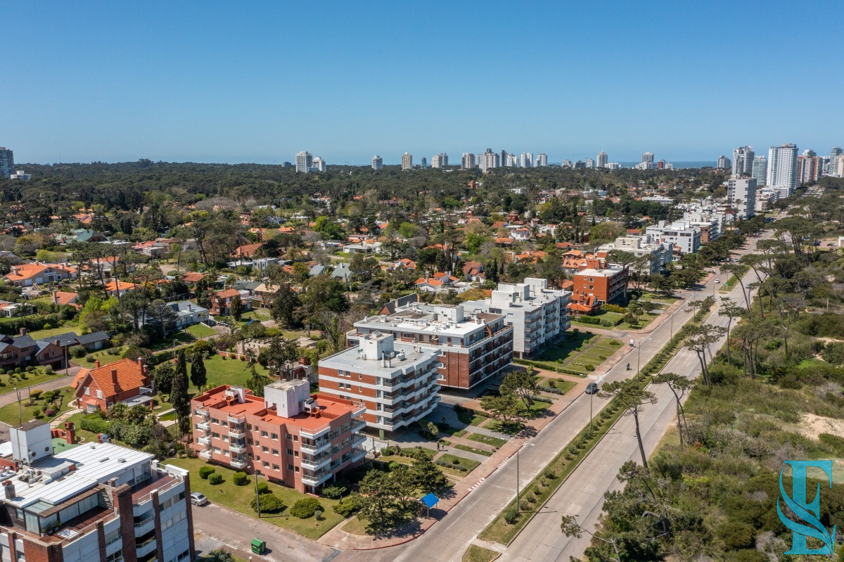 Apartamento ID.49 - EDIFICIO LAS OLAS -ALQUILA APARTAMENTO 3 DORMITORIOS , 2 BAÑOS