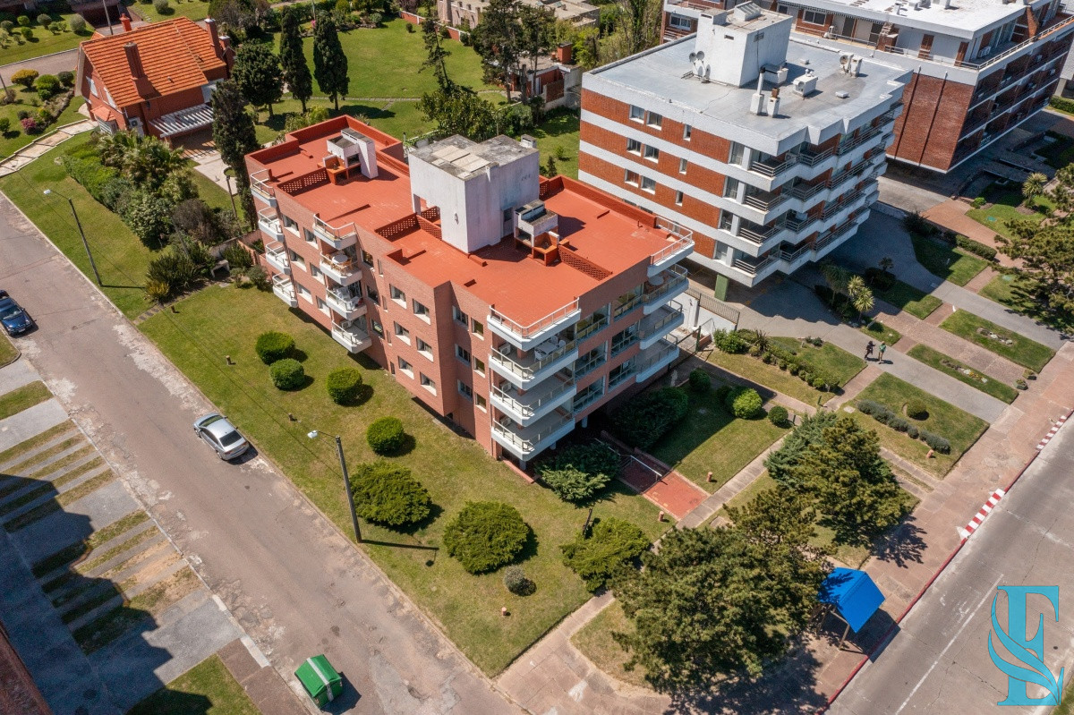 Apartamento ID.49 - EDIFICIO LAS OLAS -ALQUILA APARTAMENTO 3 DORMITORIOS , 2 BAÑOS
